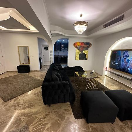 Modern 1-Bedroom Apartment In Zamalek Visits Allowed Cairo Exterior foto