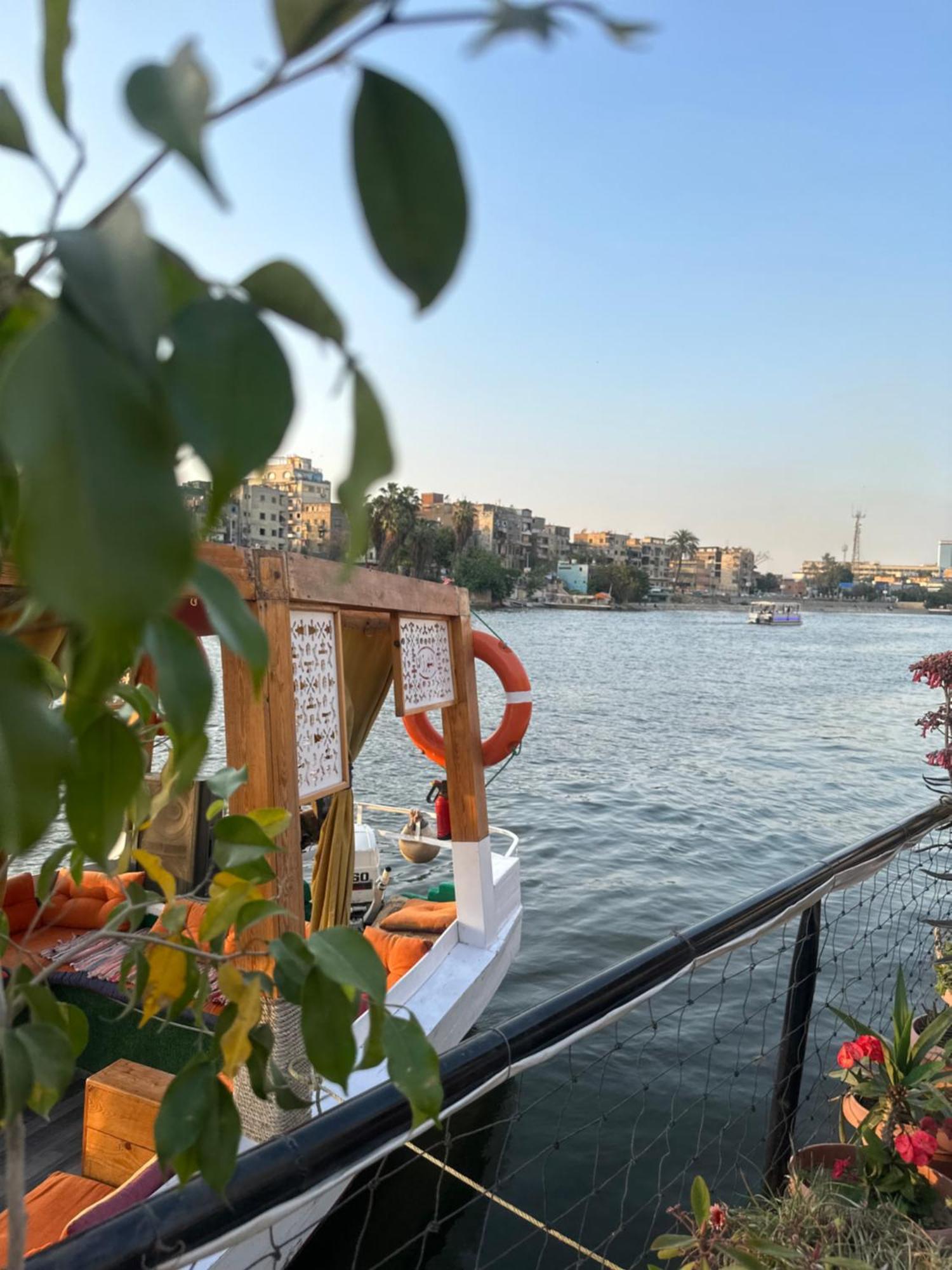 Modern 1-Bedroom Apartment In Zamalek Visits Allowed Cairo Exterior foto