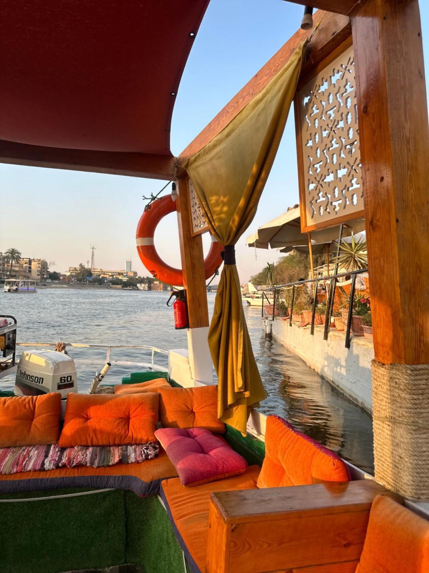 Modern 1-Bedroom Apartment In Zamalek Visits Allowed Cairo Exterior foto